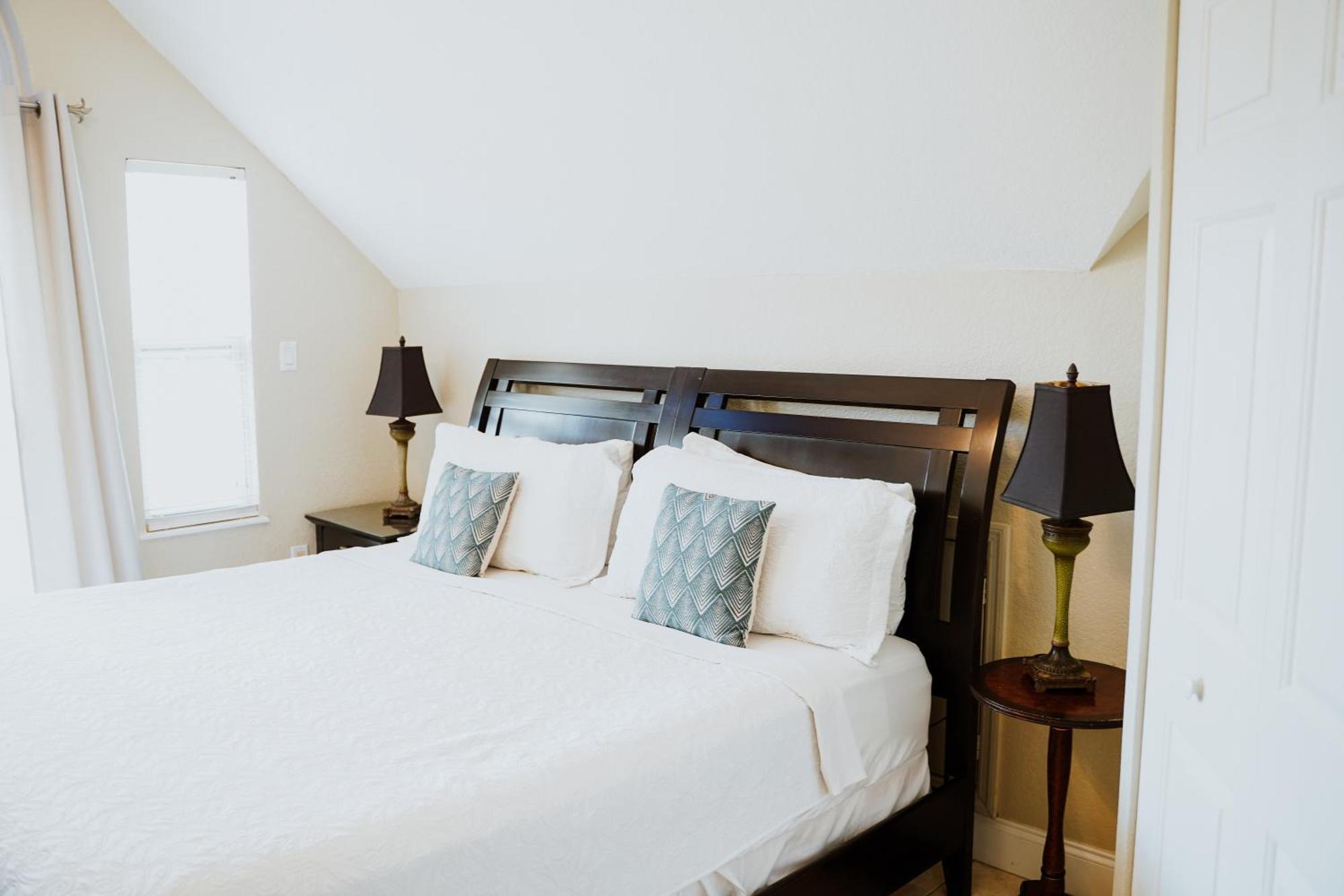 West Bay Shangri-La Boutique Bed & Breakfast المظهر الخارجي الصورة