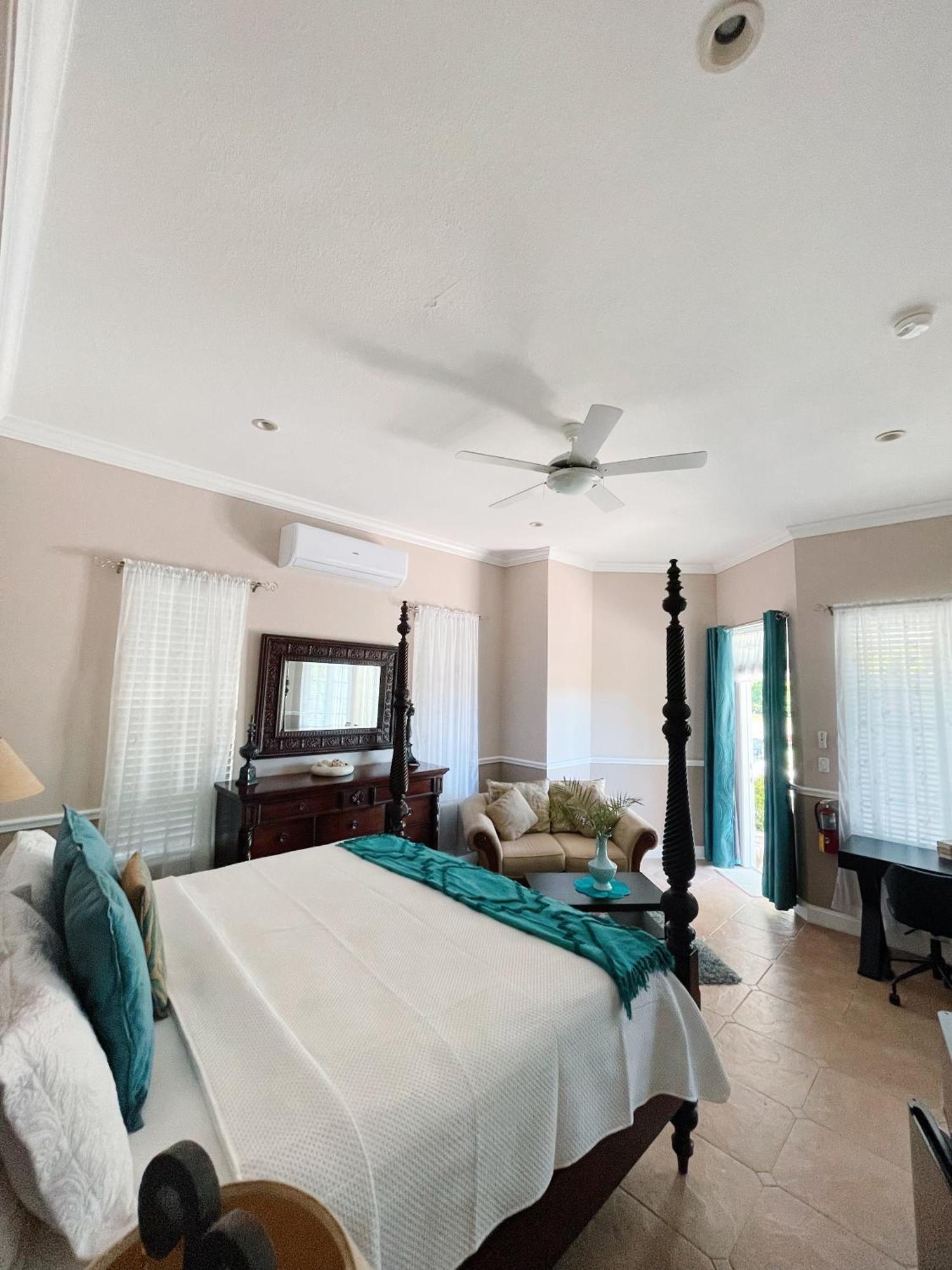 West Bay Shangri-La Boutique Bed & Breakfast الغرفة الصورة