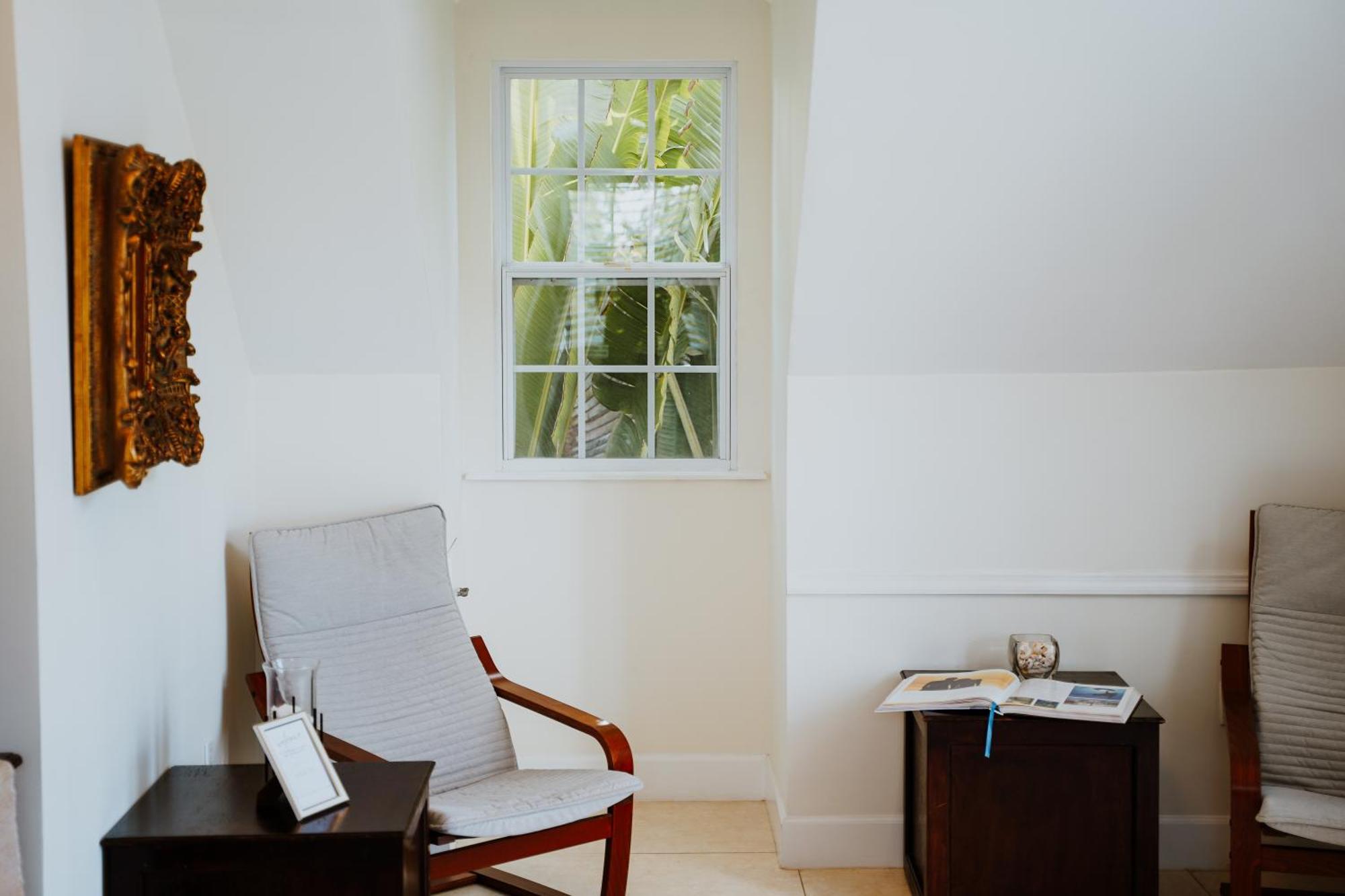 West Bay Shangri-La Boutique Bed & Breakfast الغرفة الصورة