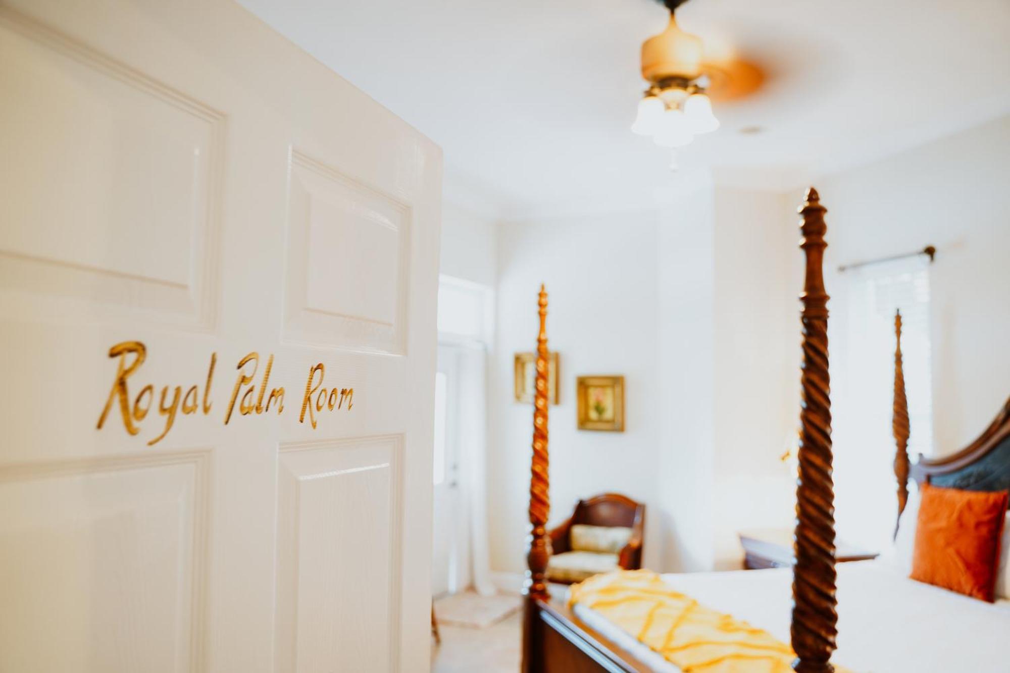 West Bay Shangri-La Boutique Bed & Breakfast الغرفة الصورة