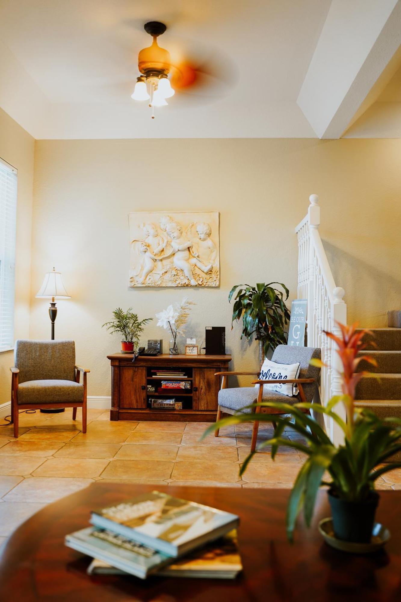 West Bay Shangri-La Boutique Bed & Breakfast المظهر الخارجي الصورة