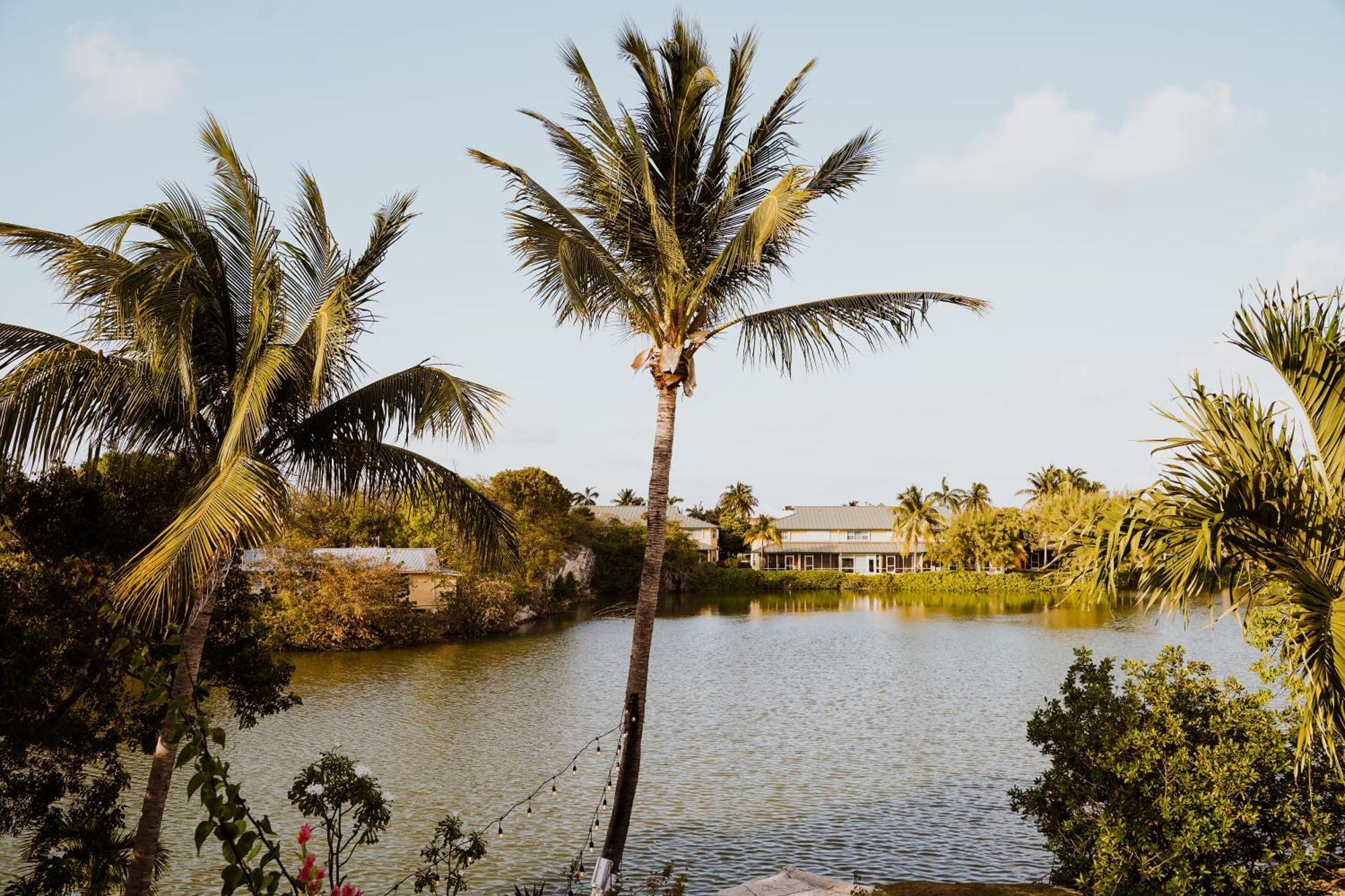 West Bay Shangri-La Boutique Bed & Breakfast الغرفة الصورة